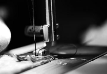 how to change sewing machine needle featured image