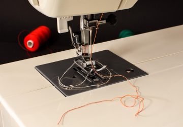 how to thread a brother sewing machine featured image